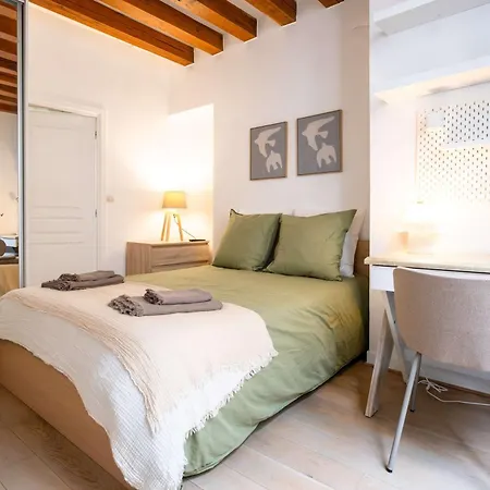 4 Guests Flat Palais Royal 1 Apartment